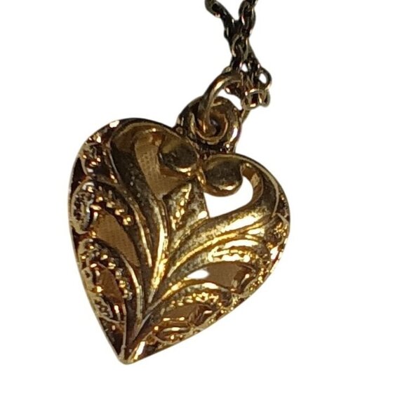 NEW IN PACKAGE NWT Vtg 14K GoldTONE Chain With Heart PENDANT - Picture 1 of 4